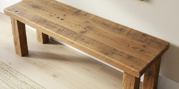 Bancă din lemn reciclat  – stil rustic, farmec atemporal
